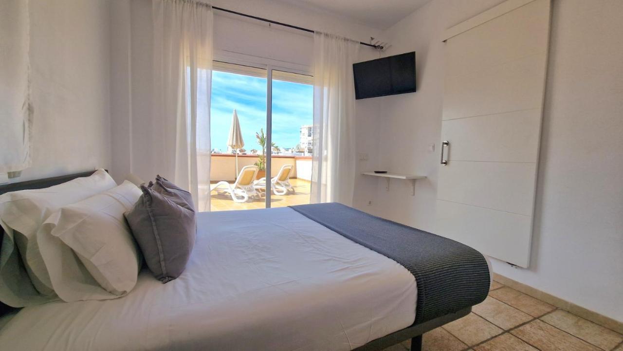 Apartamentos Latin Nerja Kültér fotó