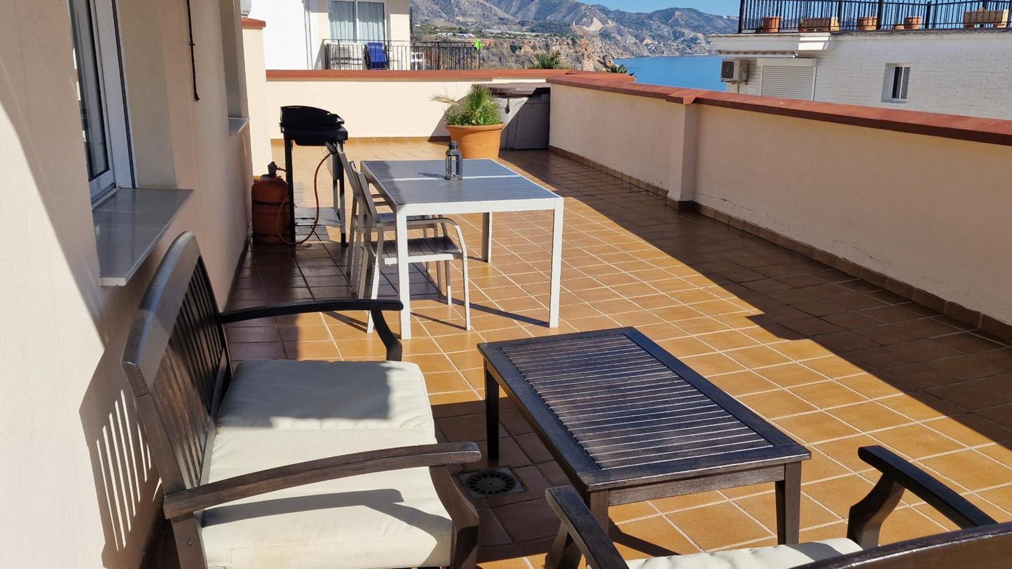 Apartamentos Latin Nerja Kültér fotó