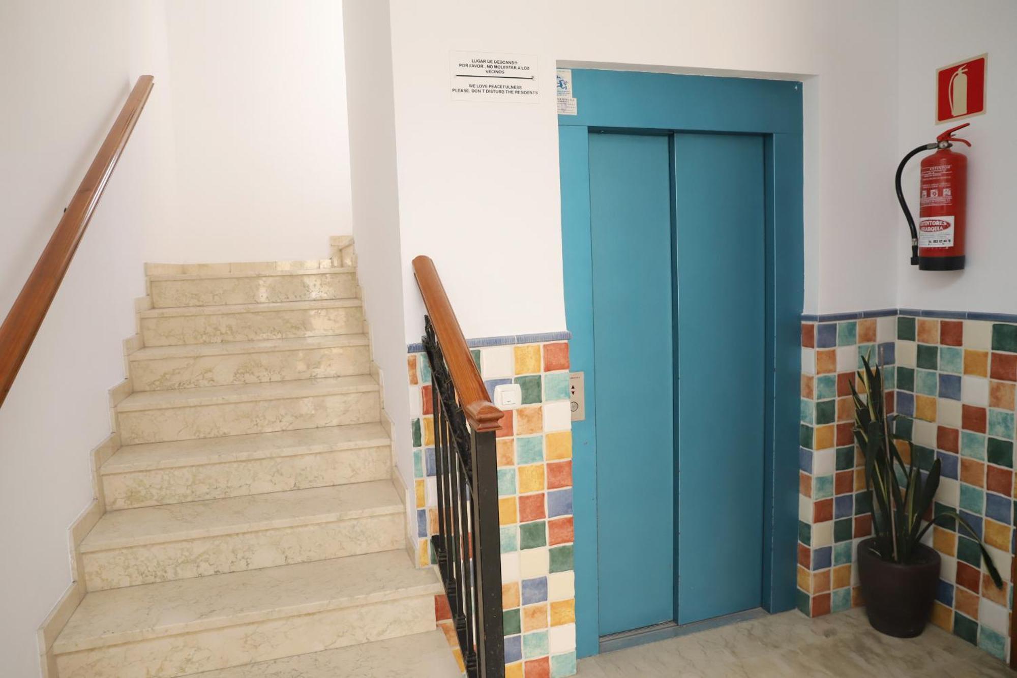 Apartamentos Latin Nerja Kültér fotó