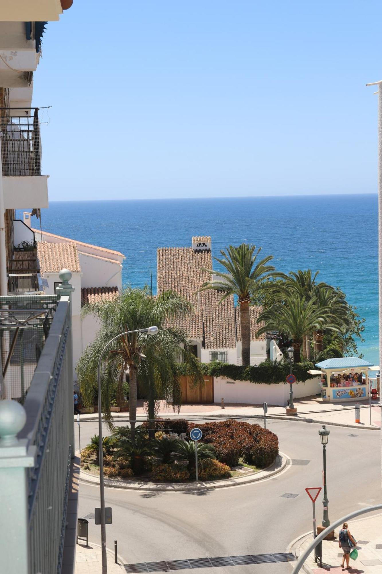 Apartamentos Latin Nerja Kültér fotó