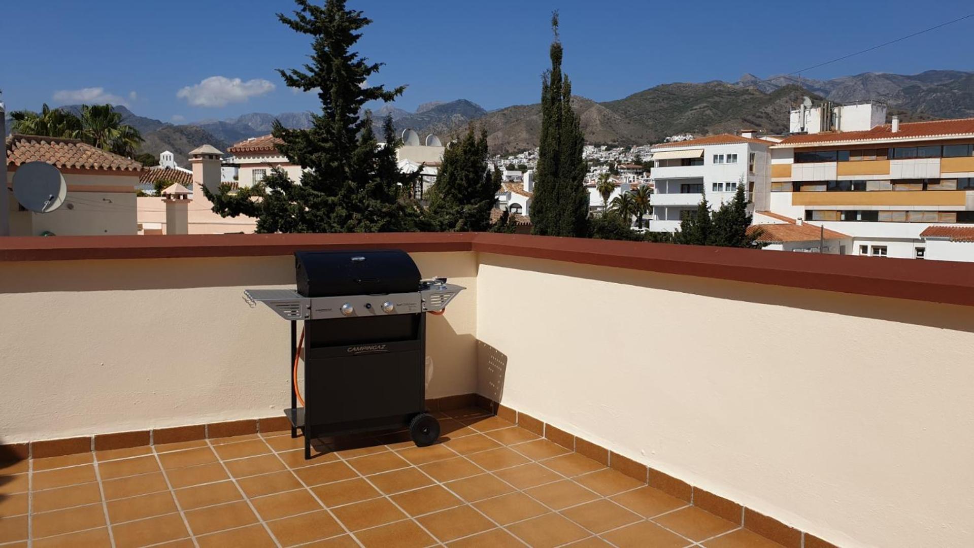 Apartamentos Latin Nerja Kültér fotó
