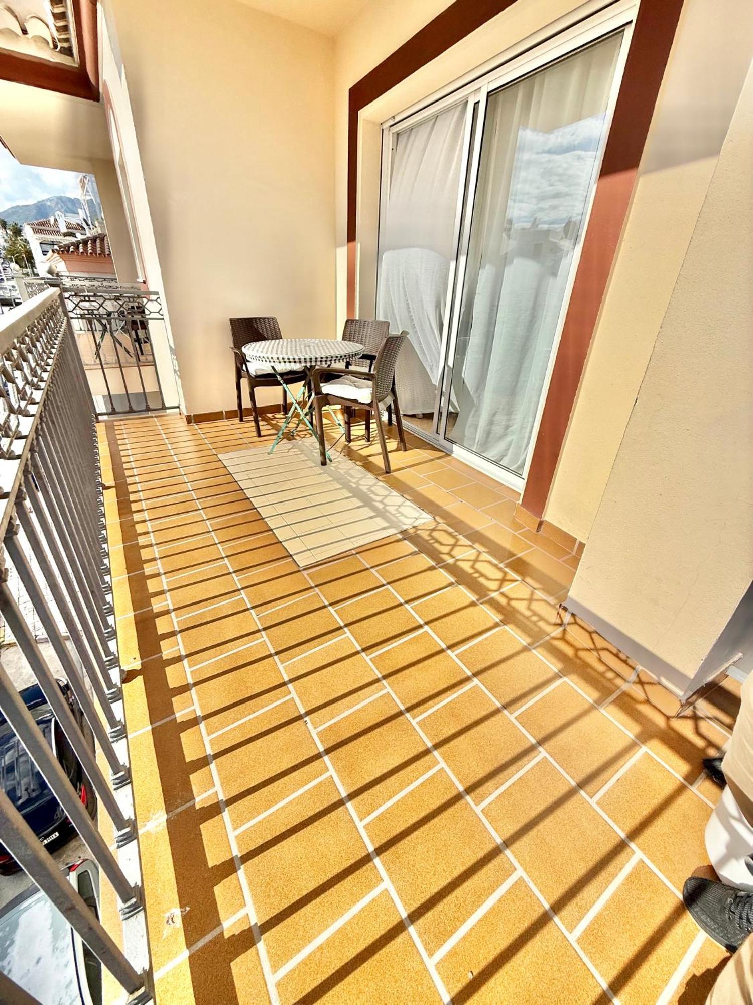 Apartamentos Latin Nerja Kültér fotó