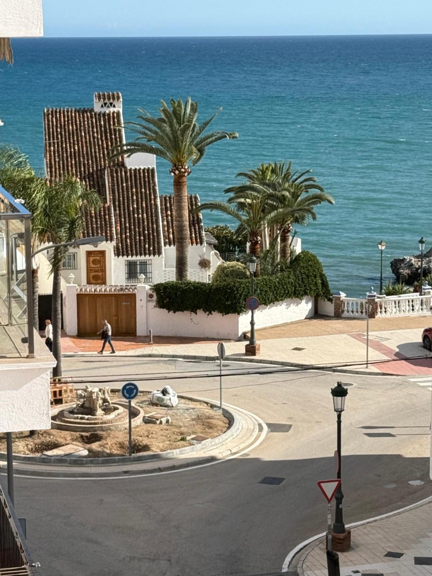 Apartamentos Latin Nerja Kültér fotó
