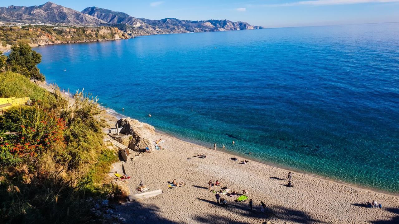 Apartamentos Latin Nerja Kültér fotó